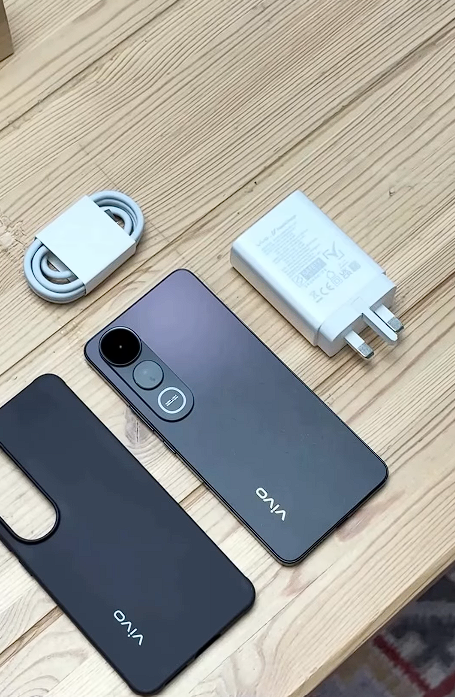 vivo تكشف عن V50 Lite 5G ببطارية ضخمة وتصميم أنيق